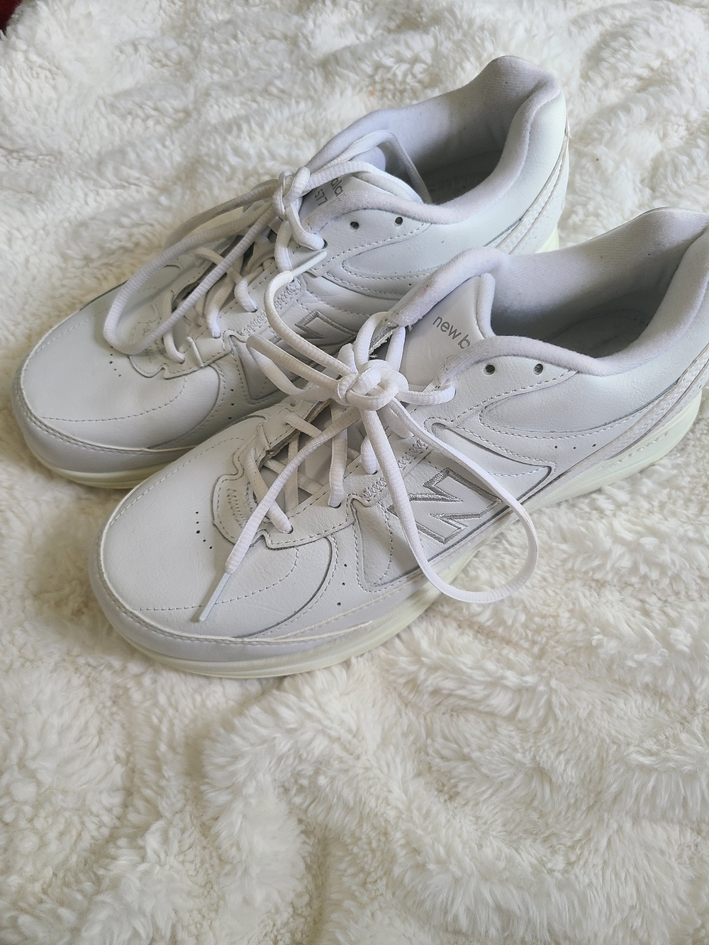 New Balance White Shoes Size 10.5 Mens